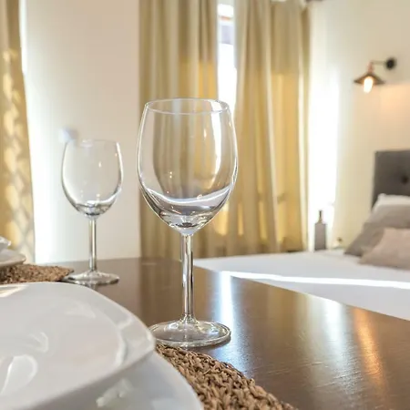 ★ Stylish & Cozy In Valentina Heights Boutique ★